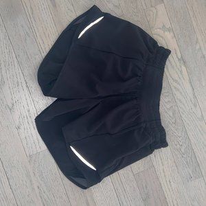 Lululemon size 2 hotty hots